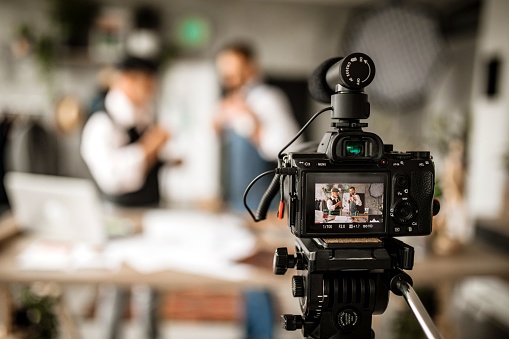 How to become become a videographer